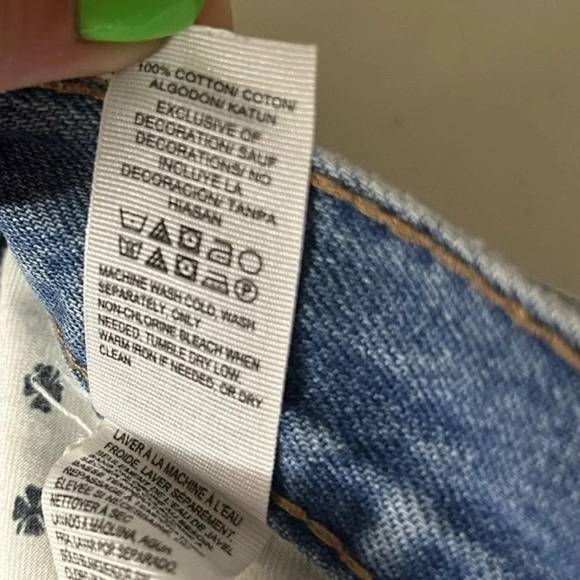 Lucky Brand 4/27 Garden Floral Heart Embroidered Shorts - Picture 7 of 9